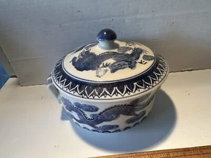 Vtg Chinese Porcelain Stoneware Covered Casserole Pot Serving Dish Blue Dragons - Picture 1 of 8