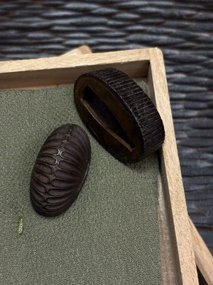 hierro Kiku patrón crisano Fuchikashira, período Edo antiguo, para Wakizashi Foto 1 de 4