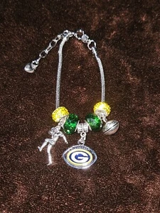 Green Bay Packers NFL Football Theme Beaded Charm Bracelet - Picture 1 of 1