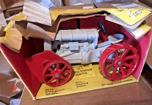 1/16 Ertl Farm Spielzeug selten grün Acres Fordson Traktor #850 im Karton - Bild 1 von 13