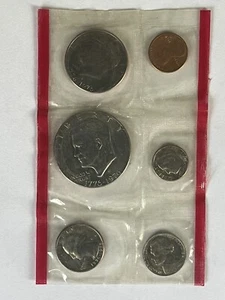 1975-1976 Bicentennial Denver Mint Set Uncirculated Coins (#2) - Picture 1 of 2