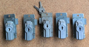 Lotto 5x Serrature per pannelli Corbin FPE GE Trumbull RH Locker Locks  - Foto 1 di 8