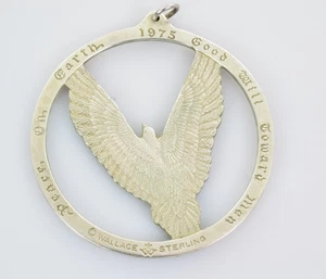 Wallace 1975 Christmas Ornament in Sterling Silver - Picture 1 of 3