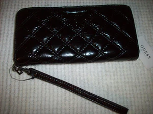 GUESS New with Tag Black Quilted Zip Around Wallet Clutch Wristlet - Picture 1 of 4