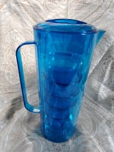 Jarra con tapa y para vasos Tumblr apilados en el interior - Imagen 1 de 13