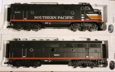 USA Trains G Scale F3 A&B Diesel Units Southern Pacific #6101 #8001 - Image 1 of 4