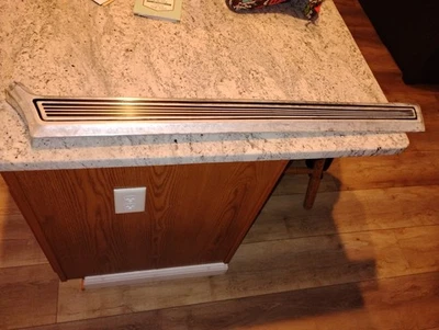 Ford Galaxie 500 XL 1967 cuarto de panel rueda bien labio apertura moldura moldura Foto 1 de 4