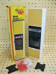 1978 Vintage MARX TOYS USA Sindy Doll HOUSE 1970s KITCHEN WALL OVEN 1237 w/Pans - Picture 1 of 5