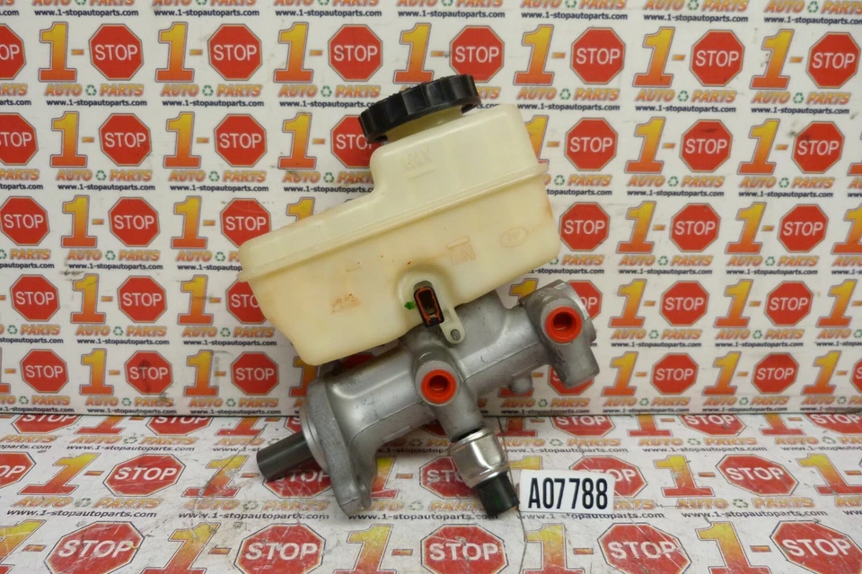 Nissan Pathfinder 2005-2008 cilindro maestro de freno 46010-ea240 OEM Foto 1 de 4