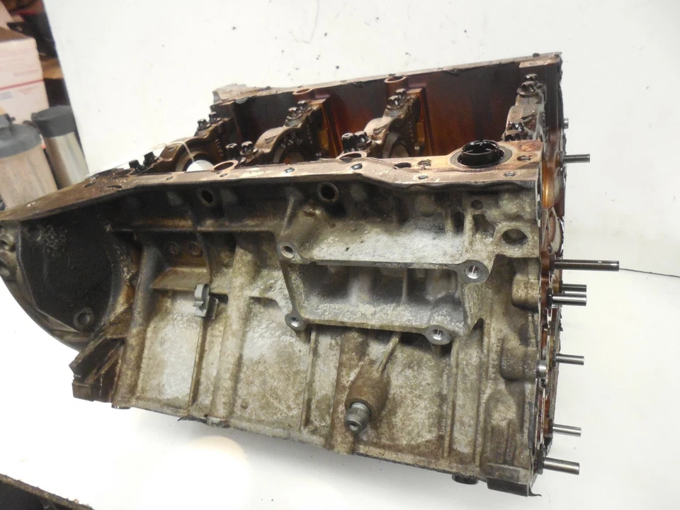 2001-05 Mercedes W203 C240 2.6L Engine Motor Block Assembly 1120105505 E320 - Image 1 of 4