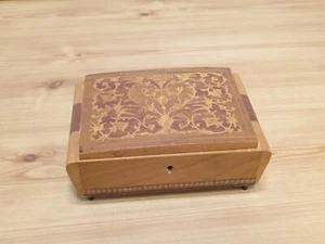 Vintage 80er Jahre Reuge Schweizer Schmuckkästchen mit Holzintarsien Spieluhr - ohne Schlüssel - Bild 1 von 8