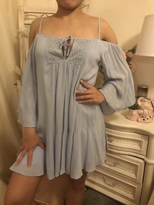 Abito Bohemien spalle scoperte spalle fredde tubino manica volant Lt. blu - Foto 1 di 11