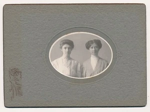 Young Women Possibly Sisters Oval Portrait Photo A. S. Webb Collingwood Ontario - Picture 1 of 3