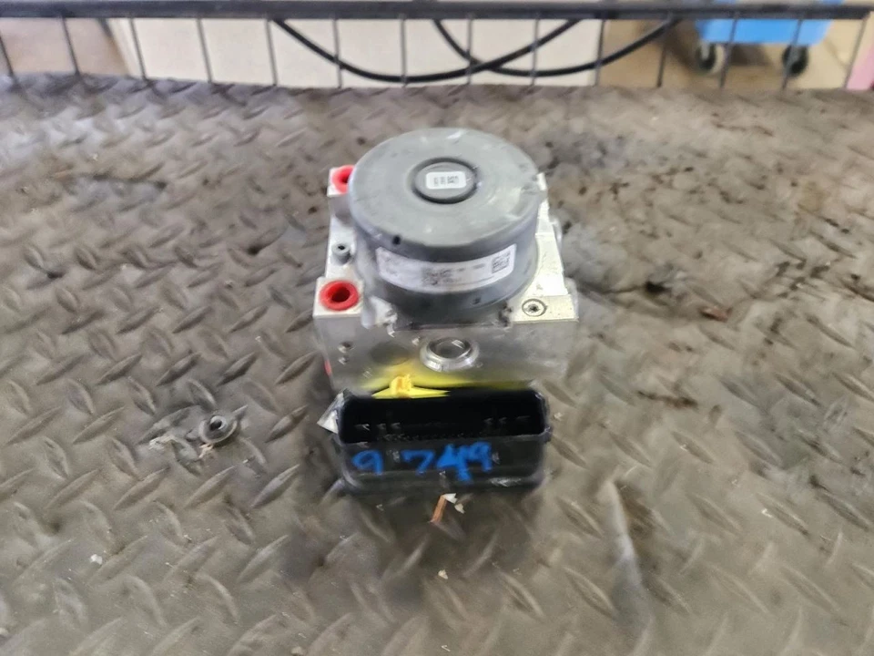 Насос ABS антиблокировочная тормозная деталь в сборе подходит для 18-20 Lincoln Continental 758982 - Изображение 1 из 2