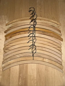15 Stück * Kleiderbügel * Holzkleiderbügel * 42 x 16 x 1 * gebraucht * markenlos - Bild 1 von 13