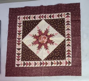 Top Only. Mini Feathered Star Papier zusammengesetzt Mini Quilt Kunstwerk, 17" x 17" - Bild 1 von 3