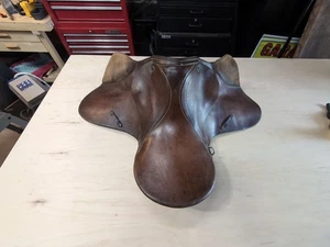 Sillín inglés multiusos de cuero marrón Stubben Rex de 15" - Imagen 1 de 20