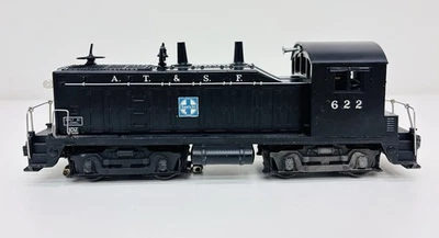 Lionel Postwar ATSF Santa Fe NW-2 Diesel Switcher 622 Runs & Lights w/ Bell - Image 1 of 4