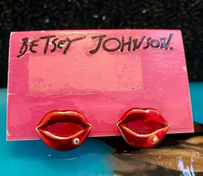 Vintage Betsey Johnson Taxi Girl Marilyn Kiss Lips Stud Earrings Red Enamel RARE - Image 1 of 2