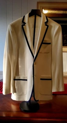 Ralph Lauren modern white classy sports coat/blazer w navy blue trim size 36R - Image 1 of 4
