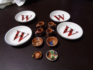 Holly Hill: Juego de cerámica tamaño muñeca miniatura - 12 piezas - Los platos son de 31/8" de diámetro - Imagen 1 de 4