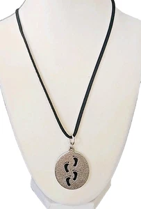 Fußabdrücke im Sand Psalmen 77 oval Silber Anhänger 18" schwarze Kordel Halskette - Bild 1 von 7