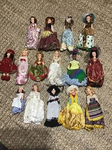 15 ‘Around The World’ Dolls Of Hard Plastic. Exquisite Outfits. Approx 9” - Picture 1 of 5