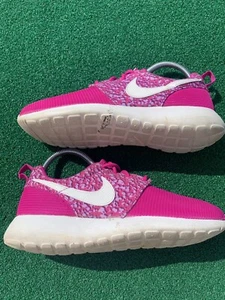 Nike Roshe Run Print Pink 677784-500 Girls Running Shoes Sz 6.5Y - Picture 1 of 5