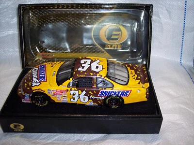 2001 ELITE #36 Ken Schrader 1/24 M&M Snickers Cruncher Pontiac Grand Prix Limite - Image 1 of 4
