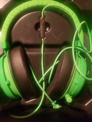 Razer Kraken - Auriculares para juegos con cable multiplataforma - Enchufe verde roto como está Foto 1 de 4