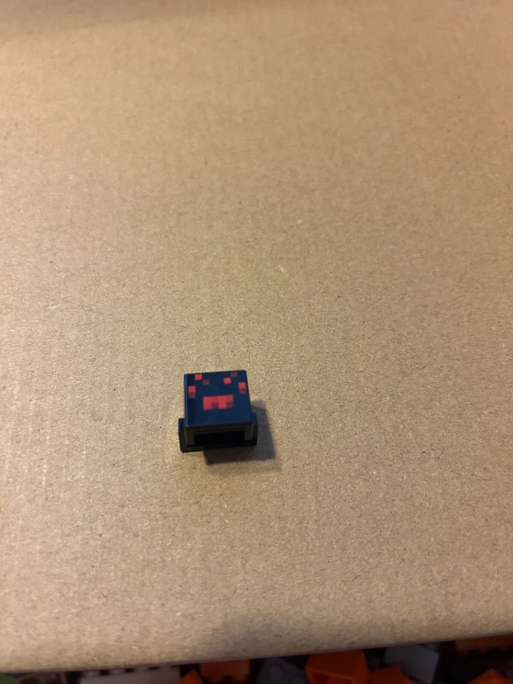 Lego Minecraft Cabeza de Araña Negra Pixelada Foto 1 de 1