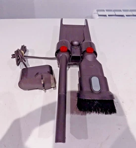 Dyson 217160-01 V10 Dock Ladegerät mit Werkzeug Offiziell 30,45V 1,1A Original Funktioniert - Bild 1 von 8