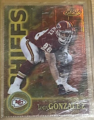 2000 Topps Finest Gold Refractor Tony Gonzalez S/N 027/300 Card #39 Chiefs - Image 1 of 3