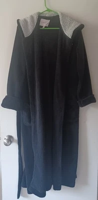 Victoria's Secret Womens Black Long Sleeve Hooded Belted Bath Robe Size Large - Image 1 of 4