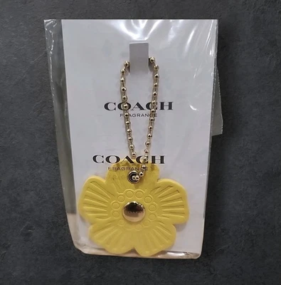 COACH WOMEN FRAGRANCE FLOWER CHARM / KEYCHAIN / HANG TAG NEW LIMITED EDITION - Image 1 of 4