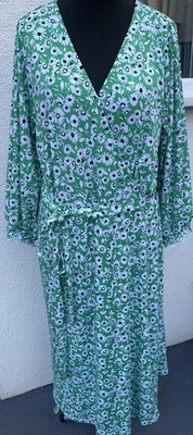 Evans Green And White Floral Midi Wrap Style Dress size 22/24 - Image 1 of 4