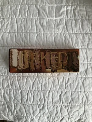 Paleta de sombras de ojos Urban Decay Naked Heat 12 tonos Foto 1 de 4