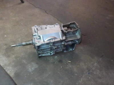 Jeep CJ 80-86 CJ5 CJ7 T4 transmisión 4 velocidades 10 estrías en 23 spline OUT Foto 1 de 3