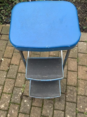 Prestige Retro Metal Folding Kitchen Stool/Steps Retro Vintage - Image 1 of 4