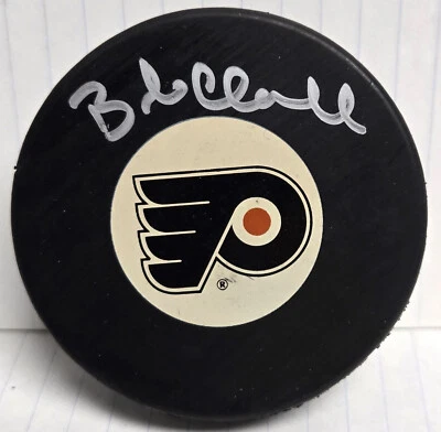 Disco de hockey autografiado por Bobby Clarke (Philadelphia Flyers) cubo de exhibición certificado de autenticidad AW. Foto 1 de 3