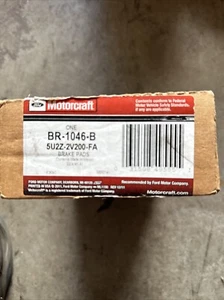 NEW Motorcraft Disc Brake Pad Set Rear BR1046B Ford E-150 / Club Wagon 2005-2007 - Picture 1 of 2