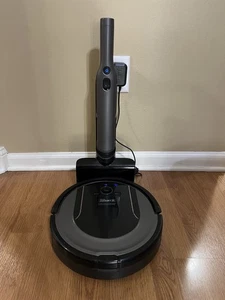 2 Piece Shark ION Cleaner RV851WV Robot Wi-Fi Ready Vacuum & WV220 Wandvac - Picture 1 of 22