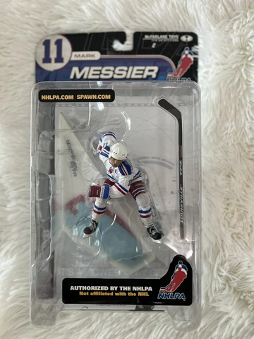 McFarlane Toys #11 Mark Messier Series 2 SEALED Action Figure NHLPA Cover