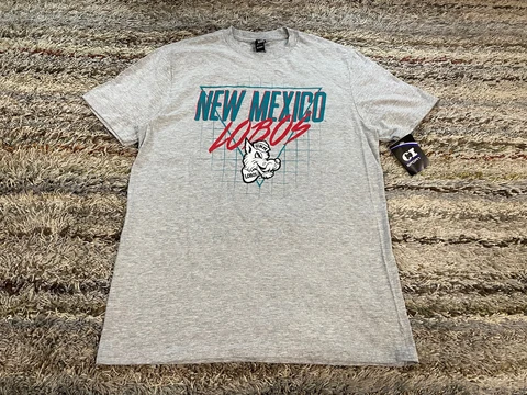 New Mexico Lobos Gray T-Shirt Mens Adult Medium Short Sleeve Crewneck NCAA Cover