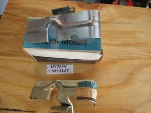 Original GM Corvette Spark Plus Shields 3917664,3817657 - Imagen 1 de 1