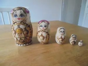 Russian Nesting Dolls Matryoshka Wooden Set of 5 Stacking dolls. Gold Gilding. - Picture 1 of 9