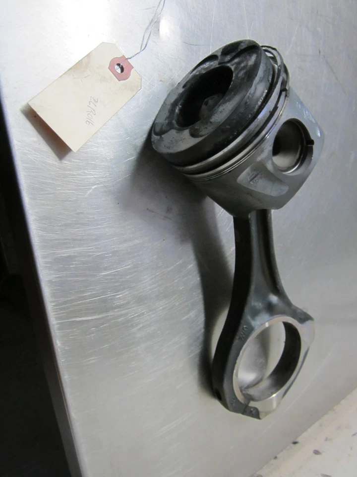 Piston and Connecting Rod Standard From 2009 Dodge Sprinter 2500  3.0 - Image 1 of 4