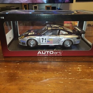 AutoArt 1/18 Scale Porsche 911 GT3 RSR NY Yankees edition NIB - Picture 1 of 4