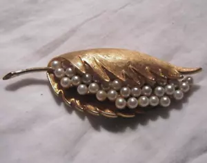 Corocraft Old Flower Leaf Pin Vintage Brooch With Pearls Bloom - Picture 1 of 6
