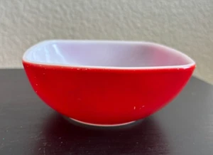 VINTAGE PYREX Red #410 Square 12 oz Berry Bowl - Picture 1 of 16
